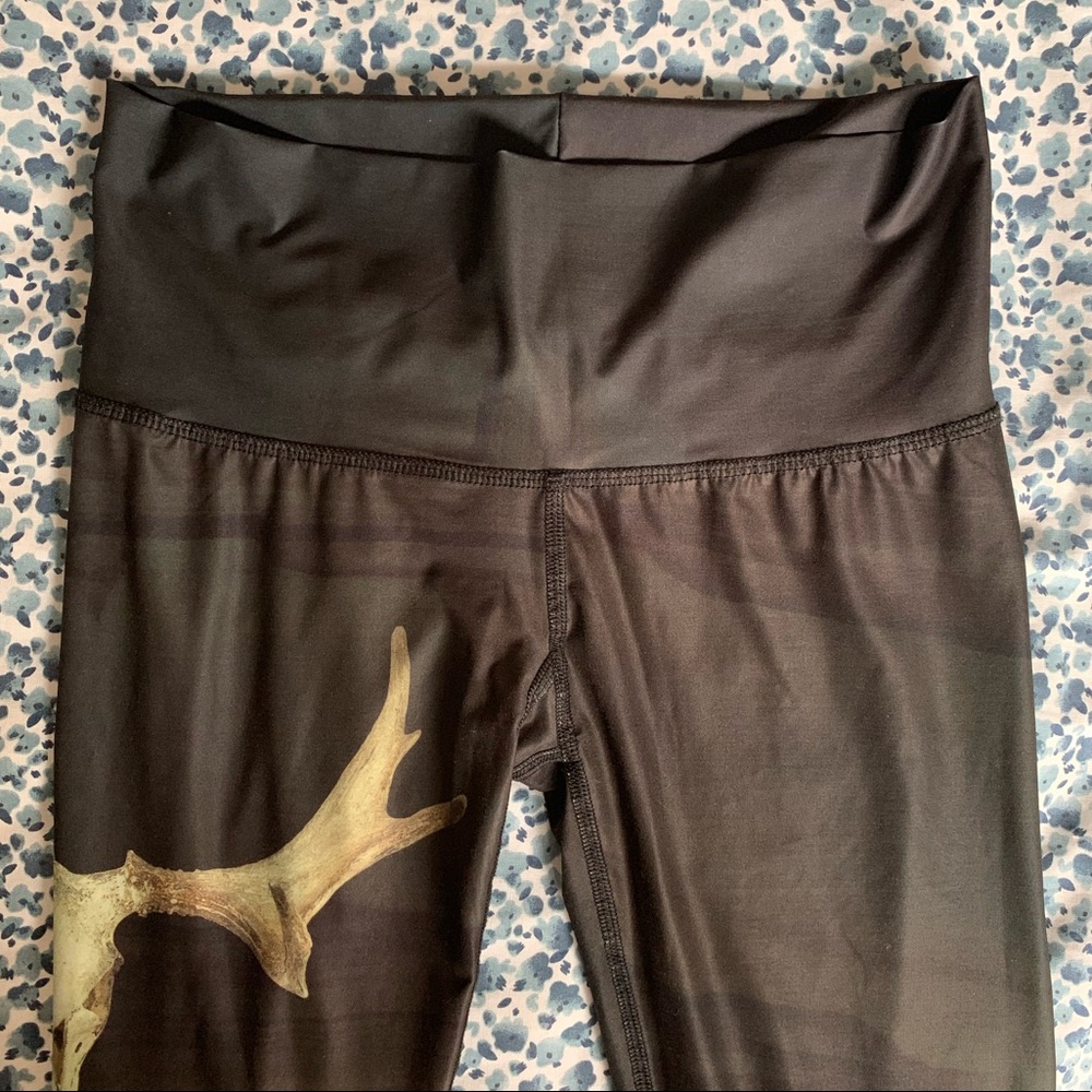teeki Deer Medicine hot pant leggings